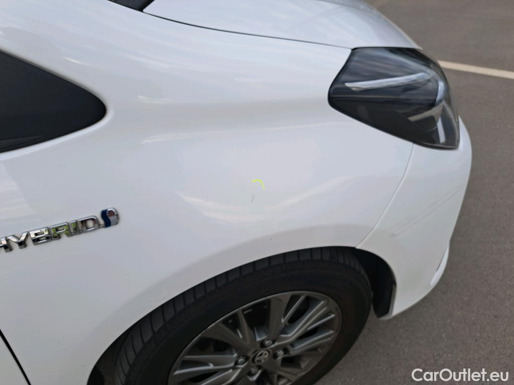  Toyota  Yaris TOYOTA  / 2017 / 5P / berlina con portón 1.5 Hybrid Active #32