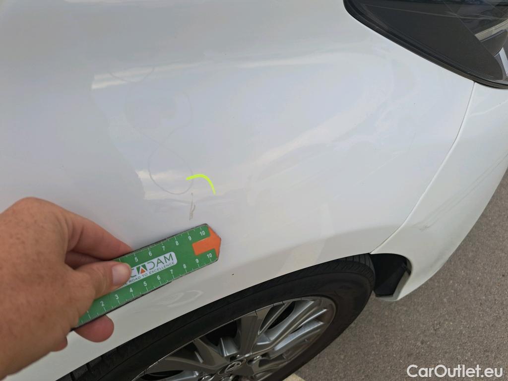  Toyota  Yaris TOYOTA  / 2017 / 5P / berlina con portón 1.5 Hybrid Active #33