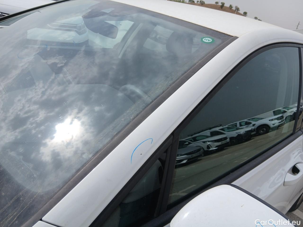  Volkswagen  Golf  VIII Berlina Life eTSI 1.0 TSI 110CV AT7 E6d #14