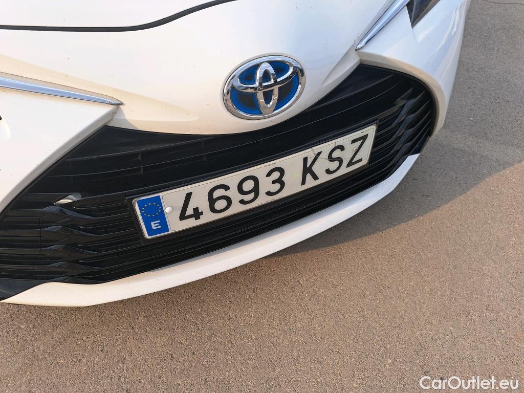  Toyota  Yaris TOYOTA  / 2017 / 5P / berlina con portón 1.5 Hybrid Active #23