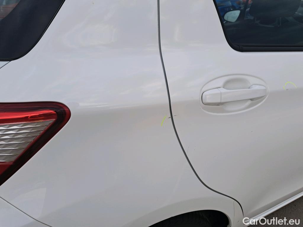  Toyota  Yaris TOYOTA  / 2017 / 5P / berlina con portón 1.5 Hybrid Active #21