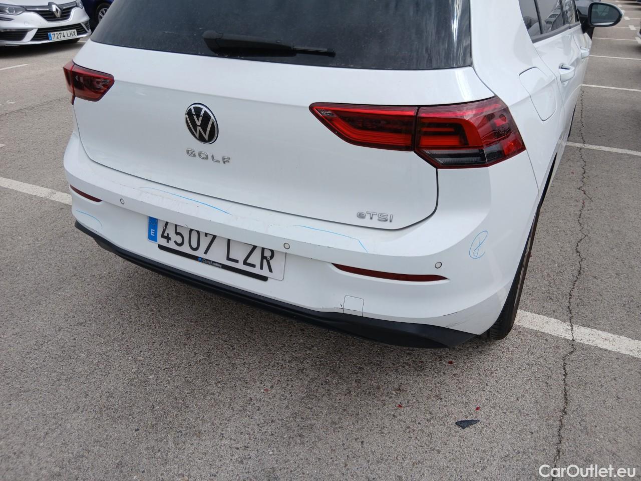  Volkswagen  Golf  VIII Berlina Life eTSI 1.0 TSI 110CV AT7 E6d #18