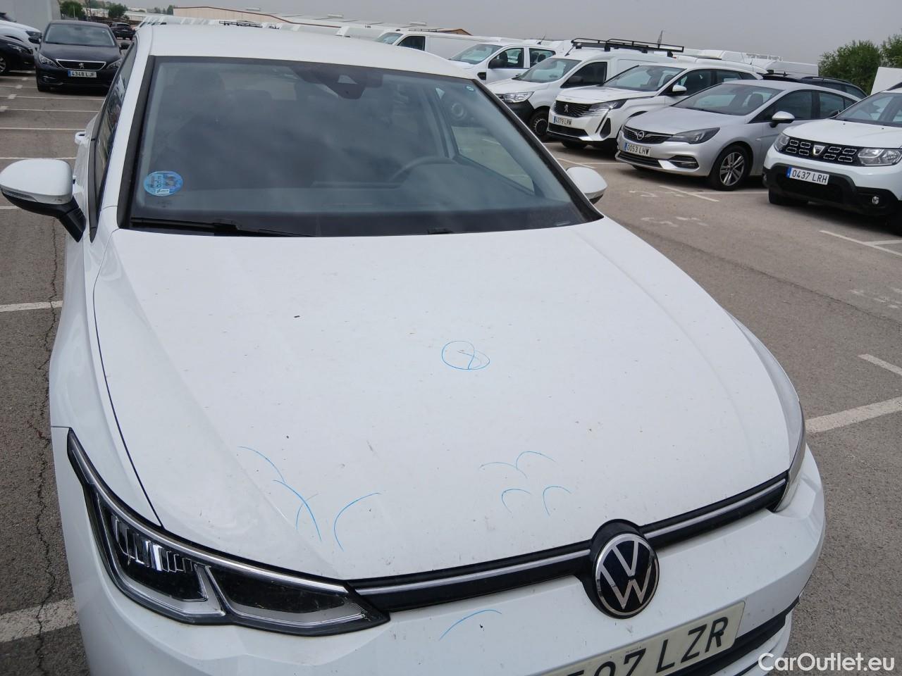  Volkswagen  Golf  VIII Berlina Life eTSI 1.0 TSI 110CV AT7 E6d #8