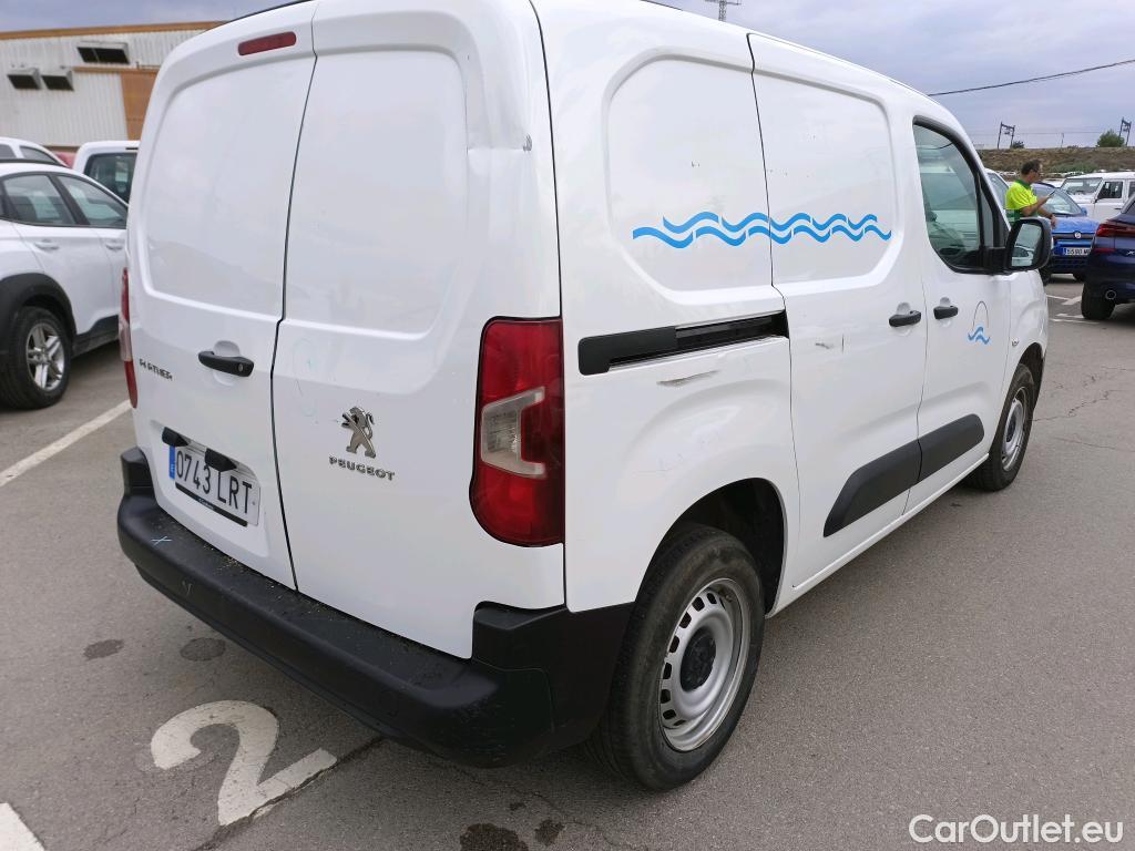  Peugeot  Partner PEUGEOT  / 2018 / 3P / furgón derivado de turismo Pro Standard 600kg BlueHDi 73kW #37