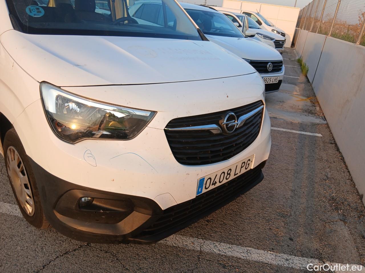  Opel  Combo OPEL  Life / 2018 / 5P / monovolumen compacto 1.5 TD 75kW (100CV) S/S Edition L #17