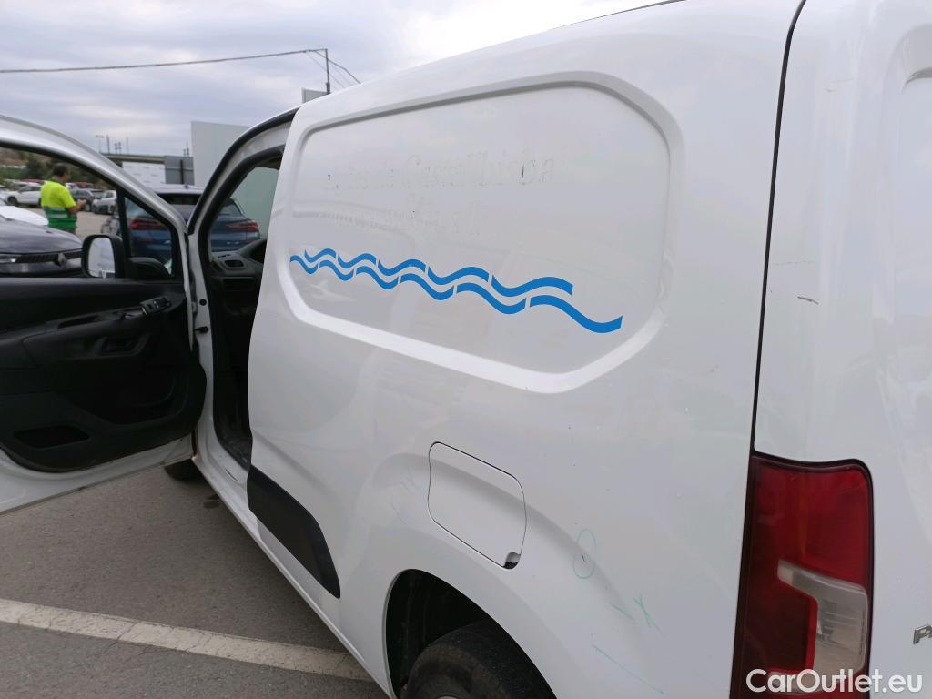  Peugeot  Partner PEUGEOT  / 2018 / 3P / furgón derivado de turismo Pro Standard 600kg BlueHDi 73kW #38