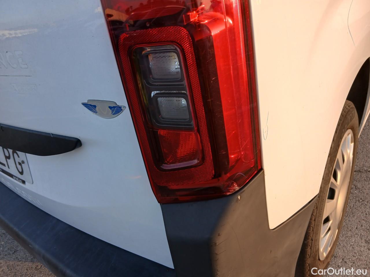  Opel  Combo OPEL  Life / 2018 / 5P / monovolumen compacto 1.5 TD 75kW (100CV) S/S Edition L #35