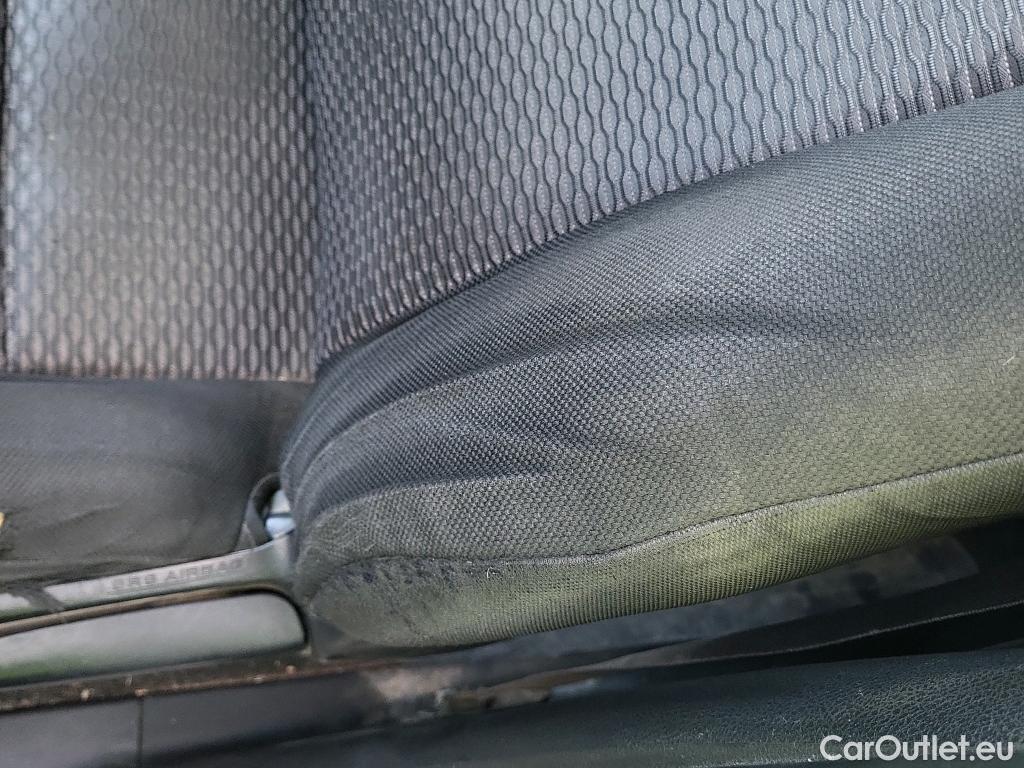  Toyota  Hilux TOYOTA  / 2020 / 4P / pickup 2.4 D-4D Cabina Doble GX #22