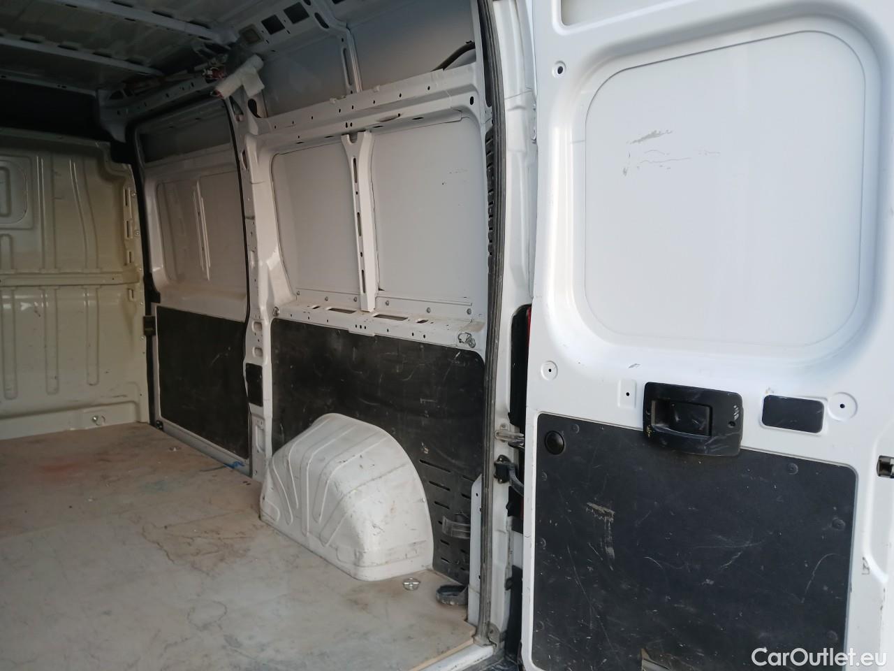  Opel  Movano OPEL  / 2021 / 4P / Furgón Base L2H2 3.5T 2.2 BlueHDi #5