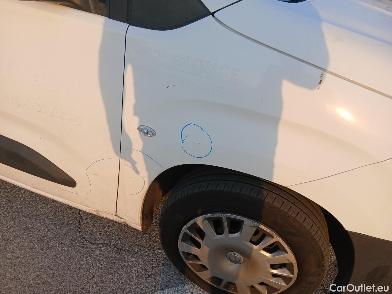  Opel  Combo OPEL  Life / 2018 / 5P / monovolumen compacto 1.5 TD 75kW (100CV) S/S Edition L #44