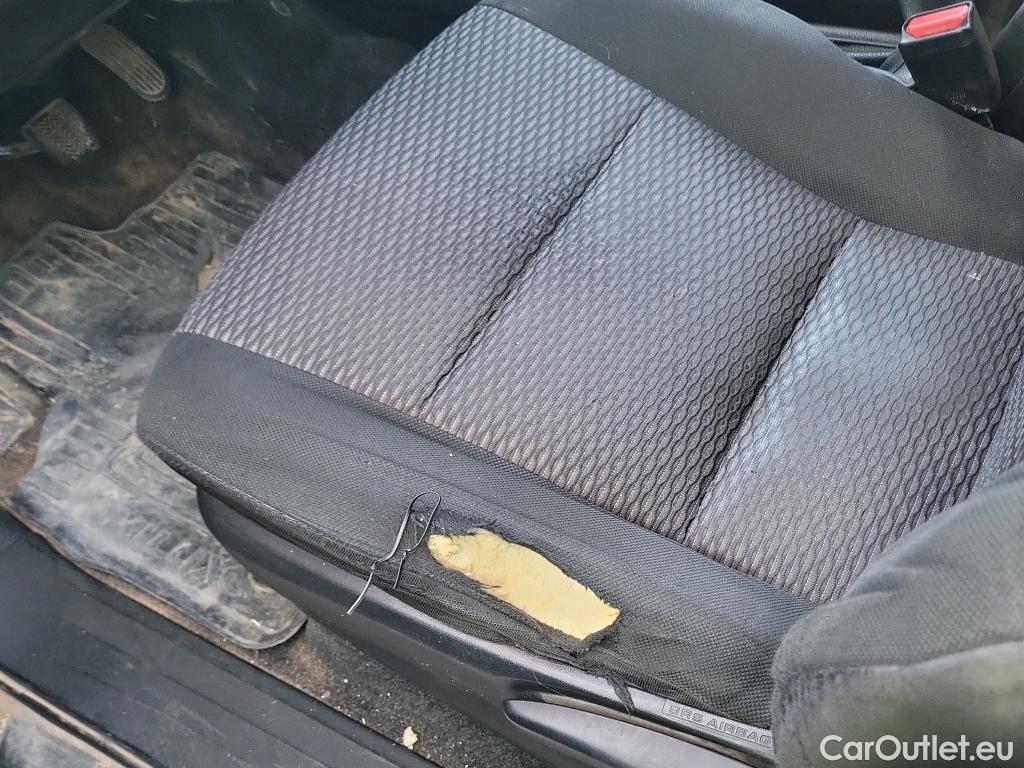  Toyota  Hilux TOYOTA  / 2020 / 4P / pickup 2.4 D-4D Cabina Doble GX #20