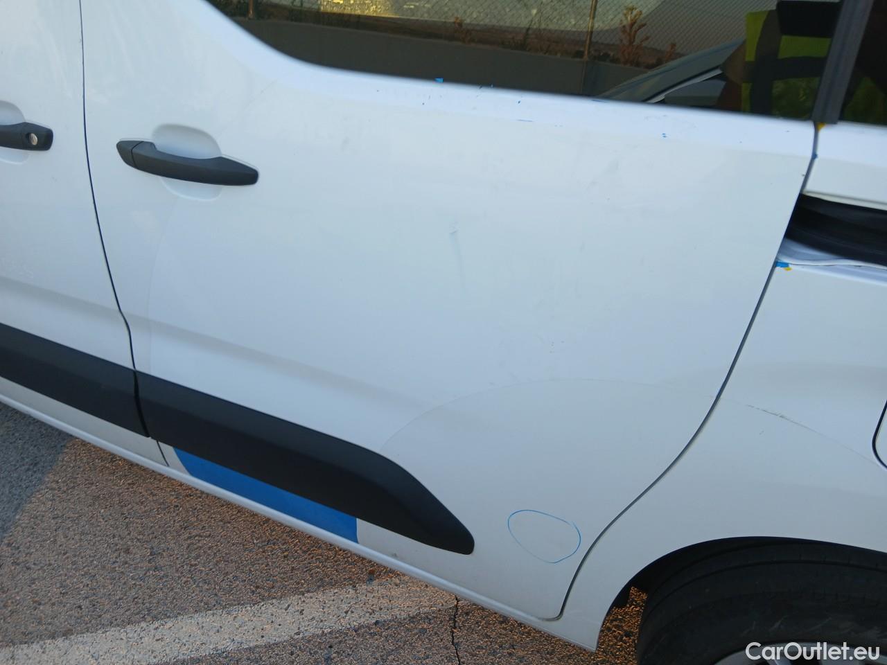  Opel  Combo OPEL  Life / 2018 / 5P / monovolumen compacto 1.5 TD 75kW (100CV) S/S Edition L #29