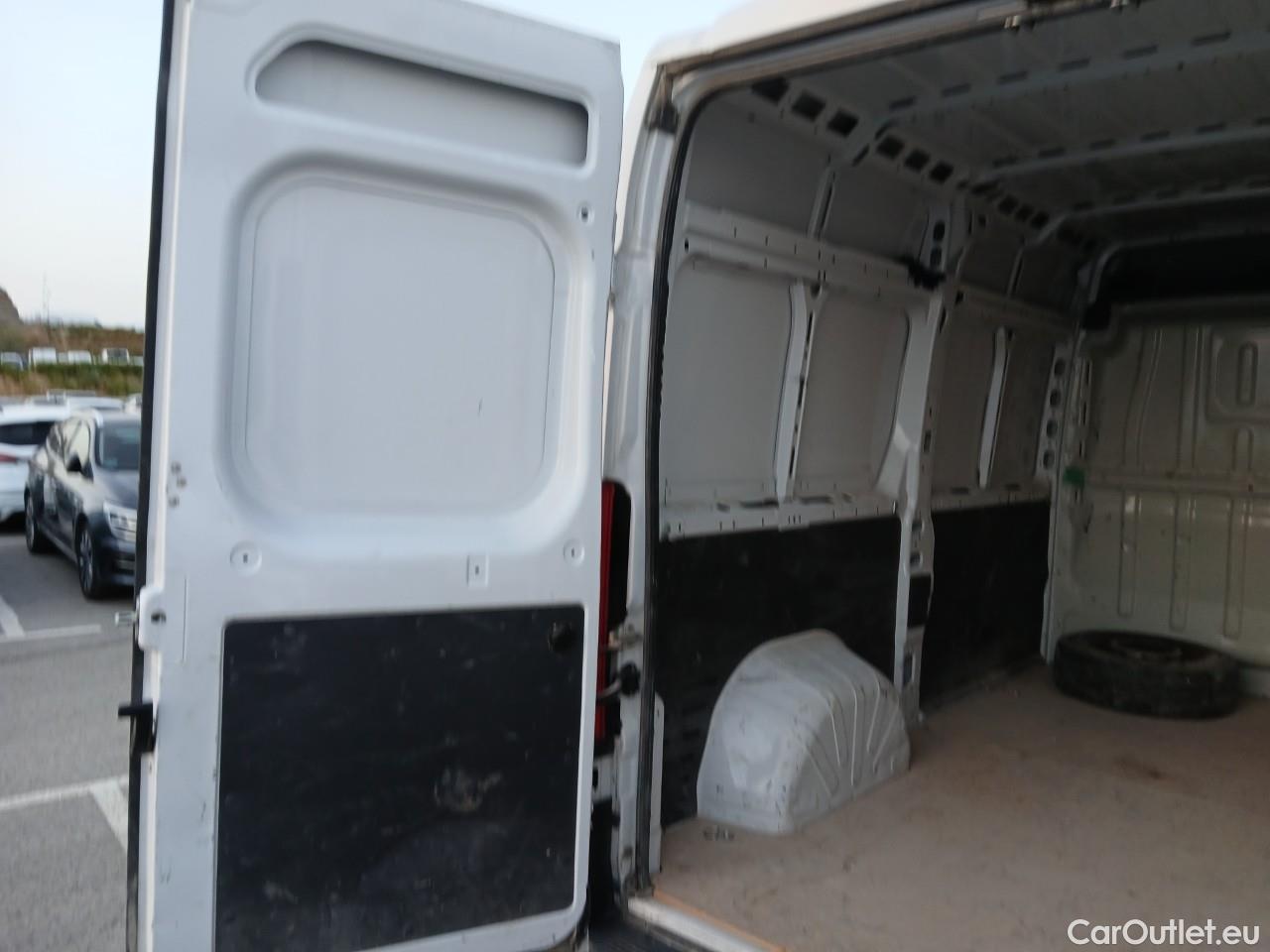  Opel  Movano OPEL  / 2021 / 4P / Furgón Base L2H2 3.5T 2.2 BlueHDi #4