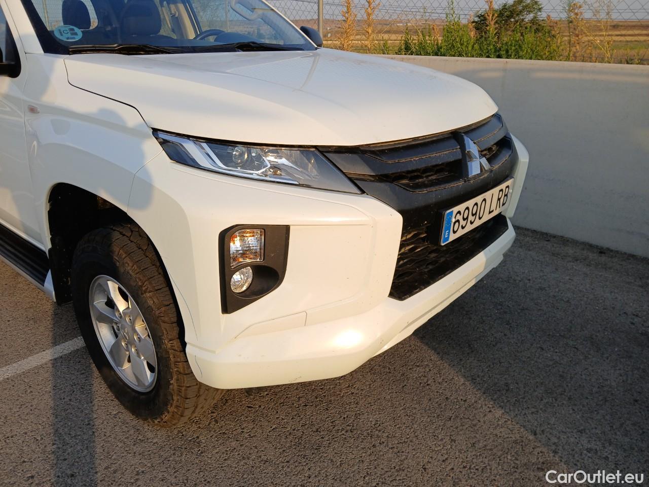  Mitsubishi  L200 MITSUBISHI  / 2019 / 4P / pickup doble cabina D/C 220 DI-D M-Pro #1