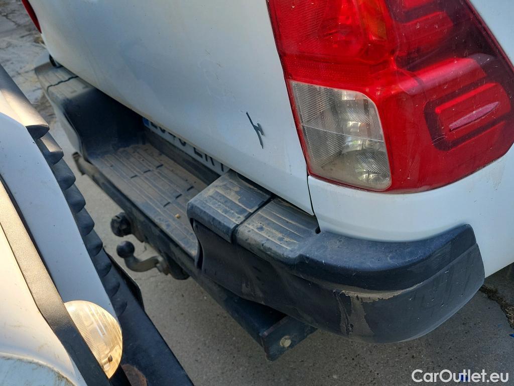  Toyota  Hilux TOYOTA  / 2020 / 4P / pickup 2.4 D-4D Cabina Doble GX #6