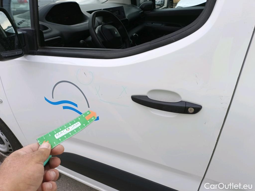  Peugeot  Partner PEUGEOT  / 2018 / 3P / furgón derivado de turismo Pro Standard 600kg BlueHDi 73kW #19