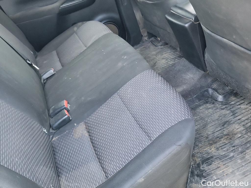  Toyota  Hilux TOYOTA  / 2020 / 4P / pickup 2.4 D-4D Cabina Doble GX #30