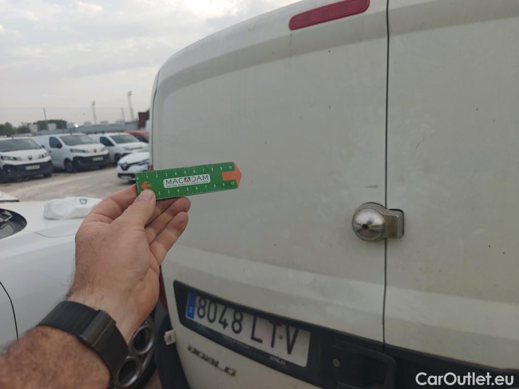  Fiat  Doblo FIAT Doblò Cargo/2015/4P/furgón derivado de turismo Cargo SX 1.3 Mjet 70 kW (95 CV) #17