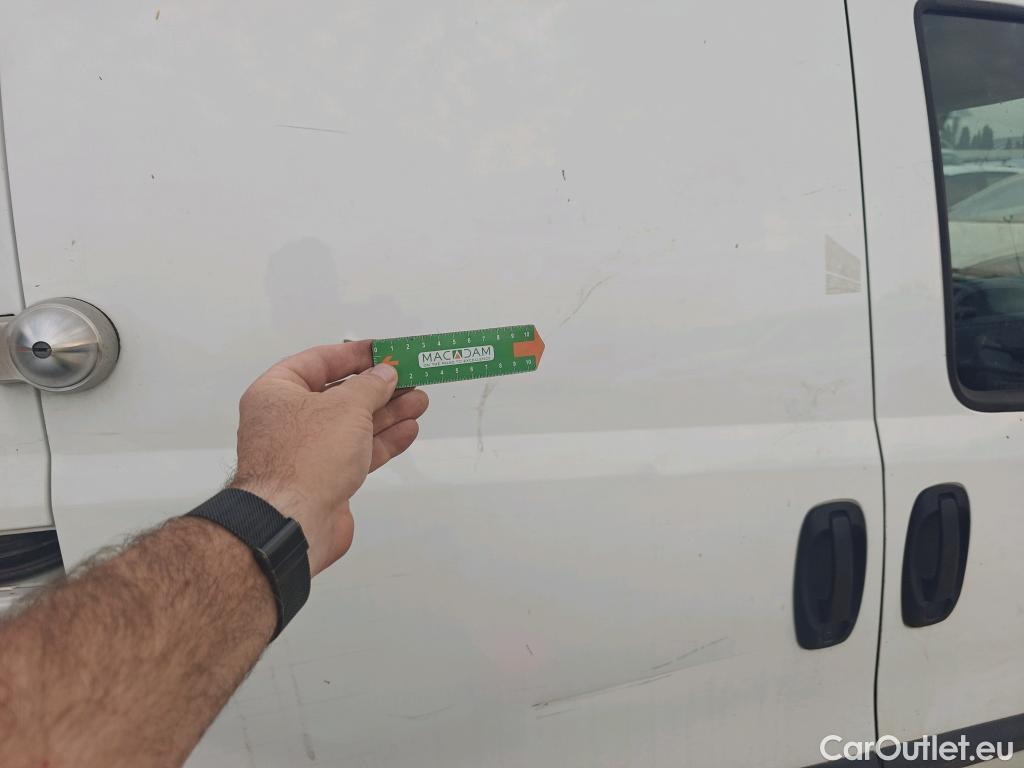  Fiat  Doblo FIAT Doblò Cargo/2015/4P/furgón derivado de turismo Cargo SX 1.3 Mjet 70 kW (95 CV) #9