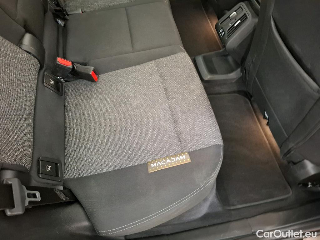  Bmw  iX 1 BMW iX1  2022  5P  SUV xDrive30 Business Design #12