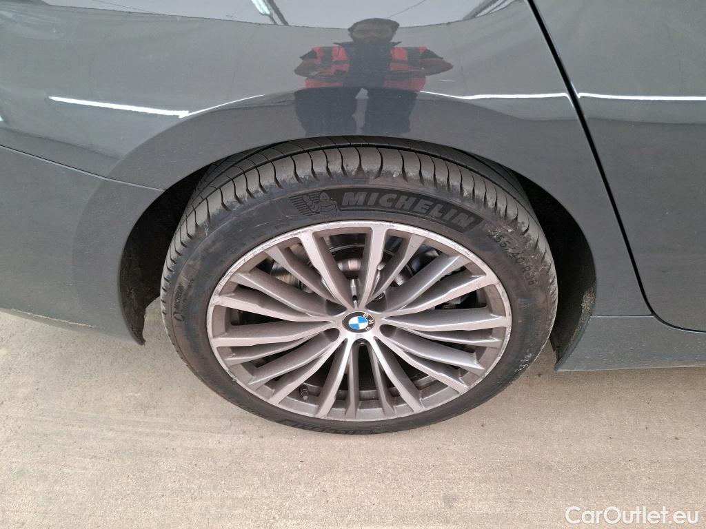  Bmw  Serie 3 BMW Série 3 Berline / 2018 / 4P / Berline 330e 292ch Luxury BVA8 Hybride #42