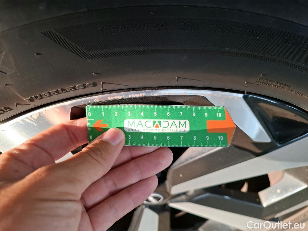  Nissan  Juke NISSAN  / 2019 / 5P / Crossover Hybrid 143 Tekna #23