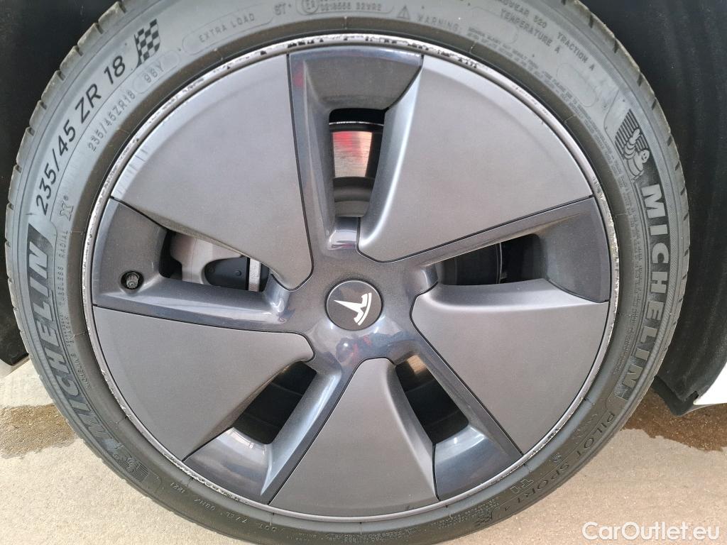  Tesla  Model 3 TESLA  / 2018 / 4P / Berline Autonomie Standard Plus RWD #18