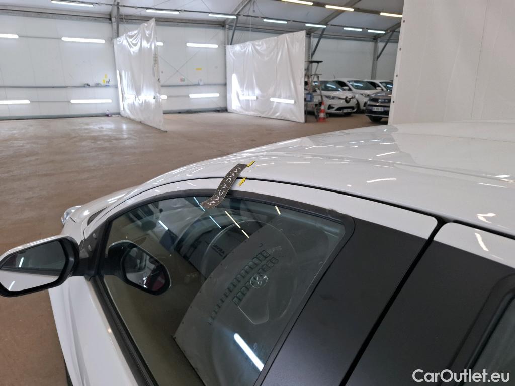  Toyota  Yaris  Hybride Affaires / 1.5 116h Dynamic Business / TRANSFO VP VF #38