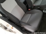  Toyota  Yaris TOYOTA  / 2017 / 5P / BERLINA 1.5 HYBRID BUSINESS #14
