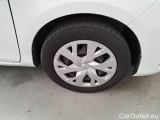  Toyota  Yaris TOYOTA  / 2017 / 5P / BERLINA 1.5 HYBRID BUSINESS #17