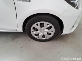  Toyota  Yaris TOYOTA  / 2017 / 5P / BERLINA 1.5 HYBRID BUSINESS #46