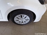  Toyota  Yaris TOYOTA  / 2020 / 5P / BERLINA HYBRID BUSINESS MY20 #31