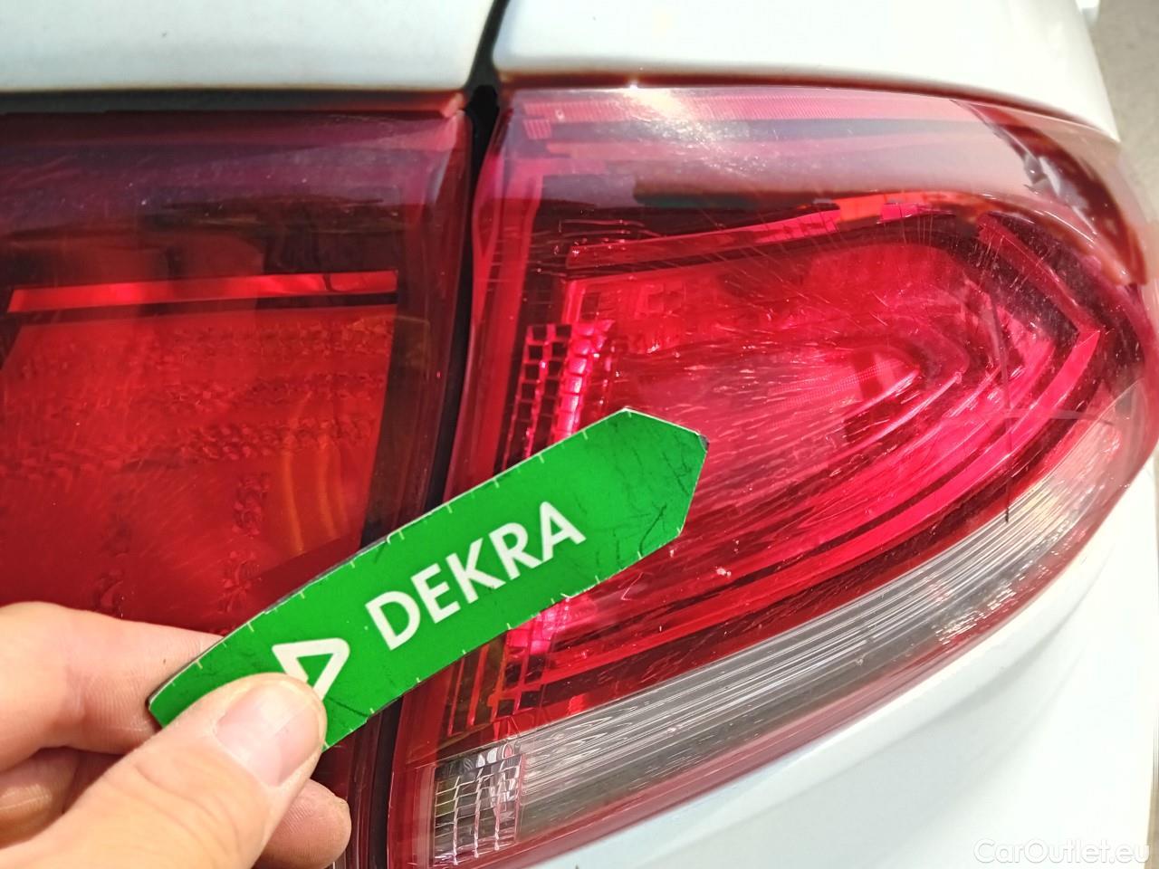  Hyundai   Ioniq HYUNDAI / 2019 / 5P / berlina con portón 1.6 GDI HEV Klass LE DCT #17