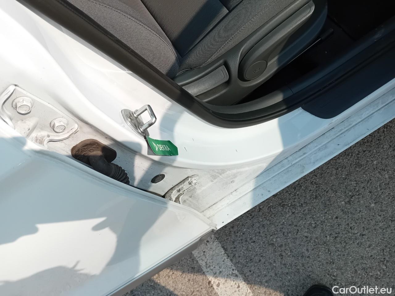 Hyundai   Ioniq HYUNDAI / 2019 / 5P / berlina con portón 1.6 GDI HEV Klass LE DCT #26