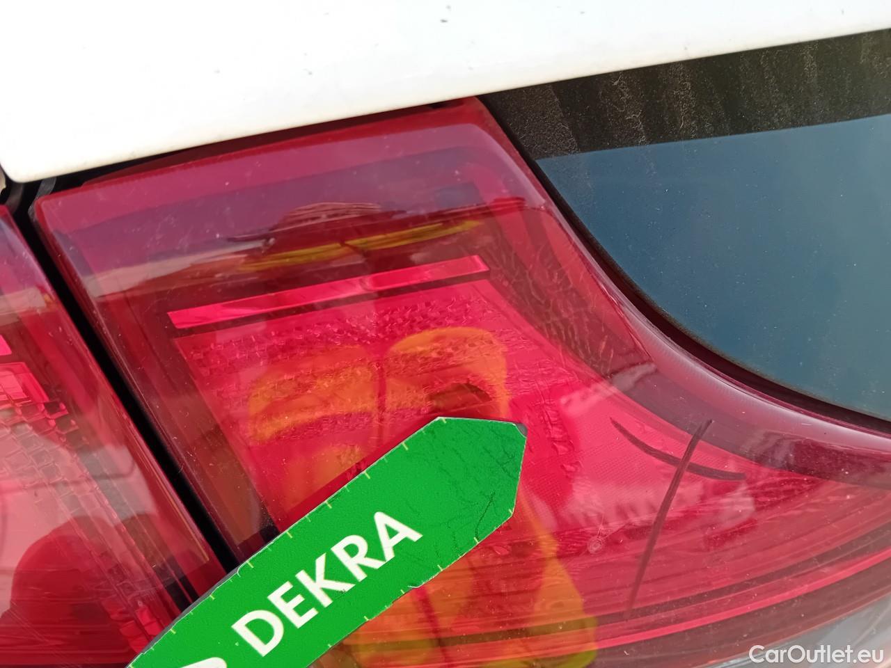  Hyundai   Ioniq HYUNDAI / 2019 / 5P / berlina con portón 1.6 GDI HEV Klass LE DCT #21