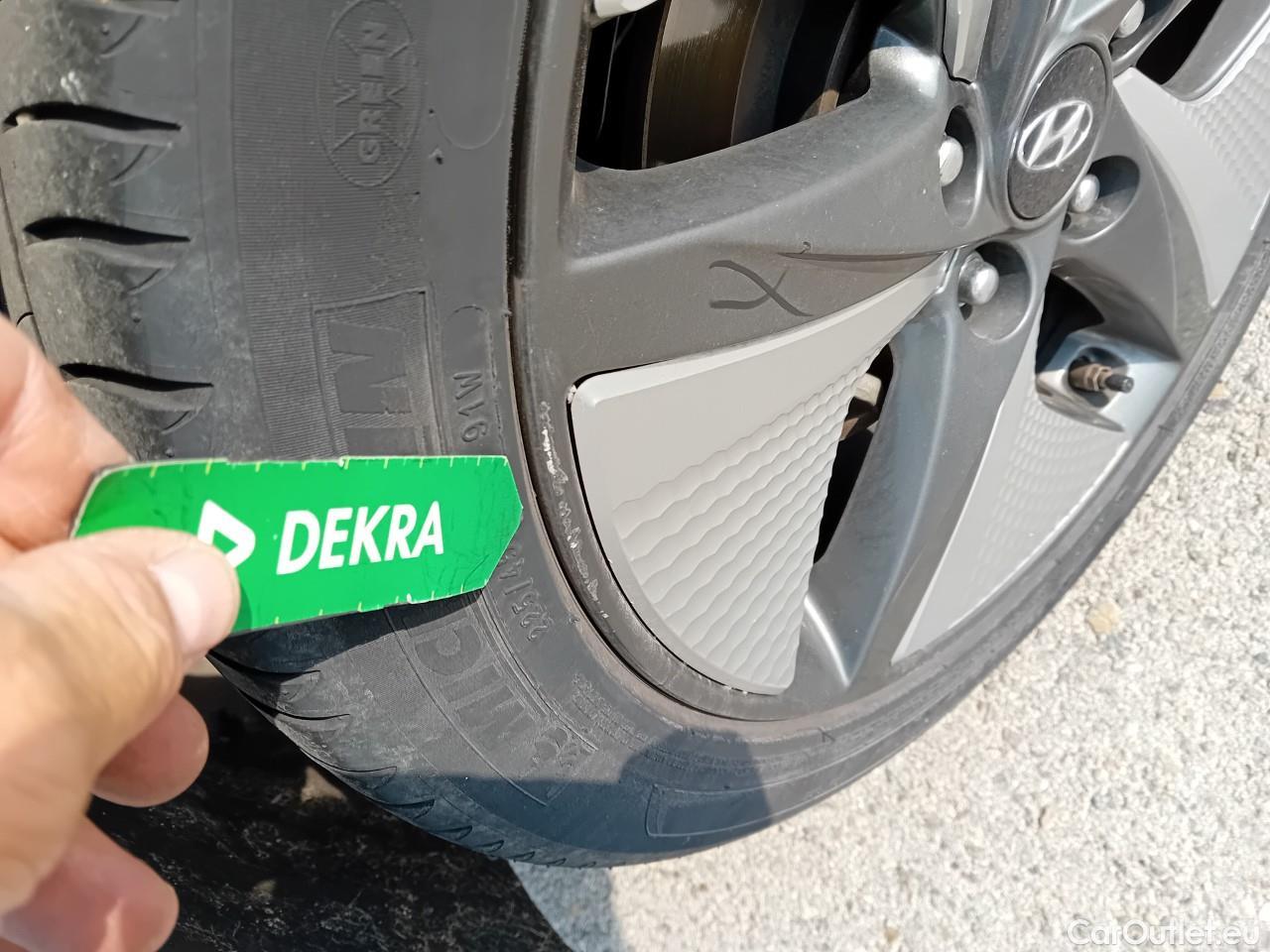  Hyundai   Ioniq HYUNDAI / 2019 / 5P / berlina con portón 1.6 GDI HEV Klass LE DCT #22