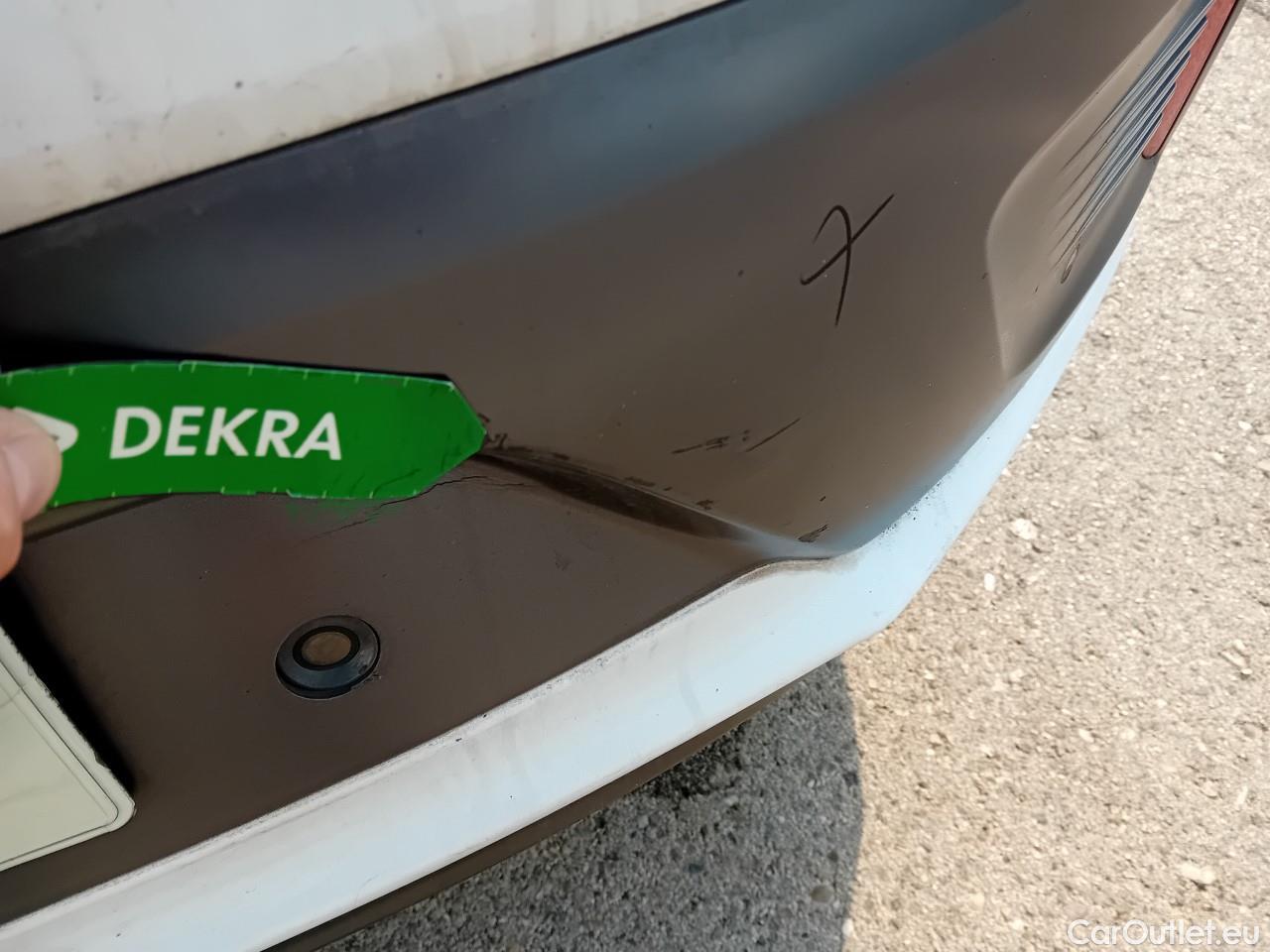  Hyundai   Ioniq HYUNDAI / 2019 / 5P / berlina con portón 1.6 GDI HEV Klass LE DCT #14