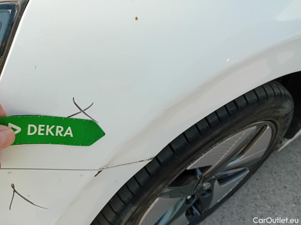  Hyundai   Ioniq HYUNDAI / 2019 / 5P / berlina con portón 1.6 GDI HEV Klass LE DCT #29