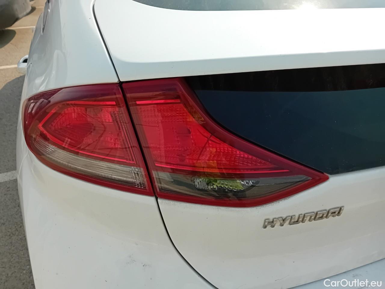  Hyundai   Ioniq HYUNDAI / 2019 / 5P / berlina con portón 1.6 GDI HEV Klass LE DCT #20