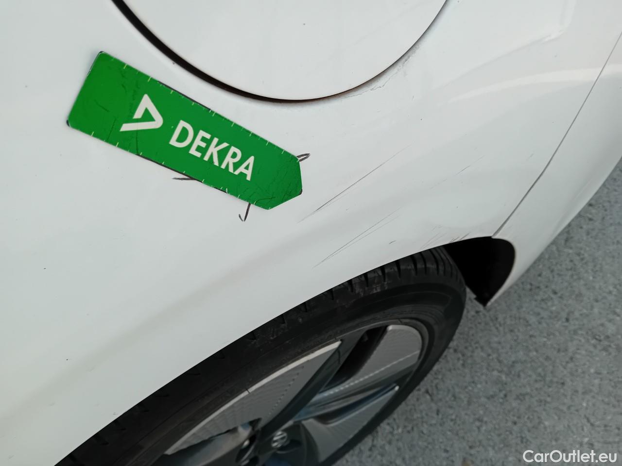  Hyundai   Ioniq HYUNDAI / 2019 / 5P / berlina con portón 1.6 GDI HEV Klass LE DCT #9