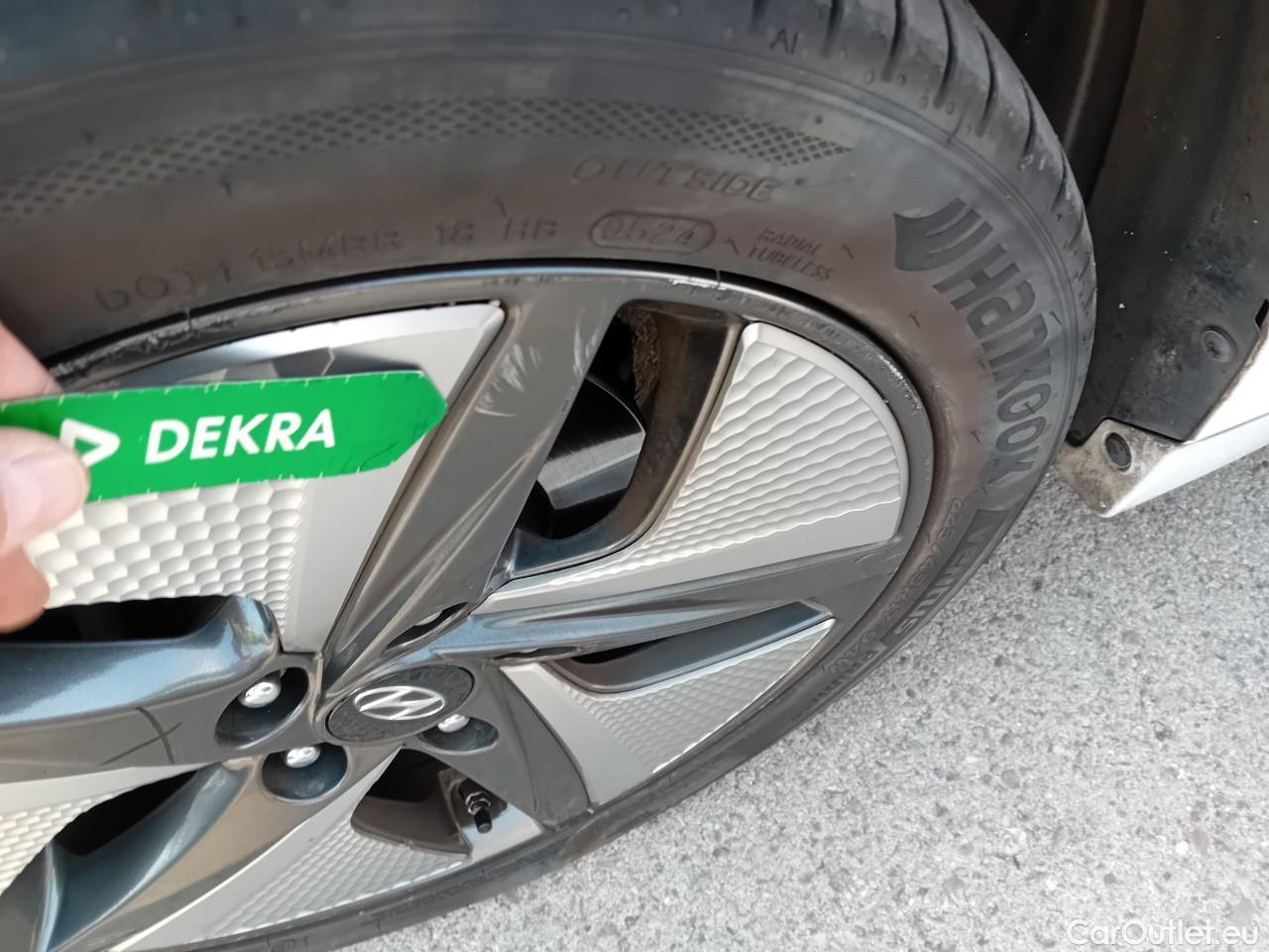  Hyundai   Ioniq HYUNDAI / 2019 / 5P / berlina con portón 1.6 GDI HEV Klass LE DCT #7
