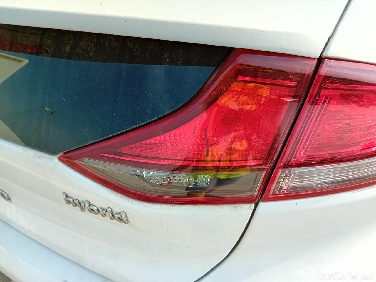  Hyundai   Ioniq HYUNDAI / 2019 / 5P / berlina con portón 1.6 GDI HEV Klass LE DCT #18