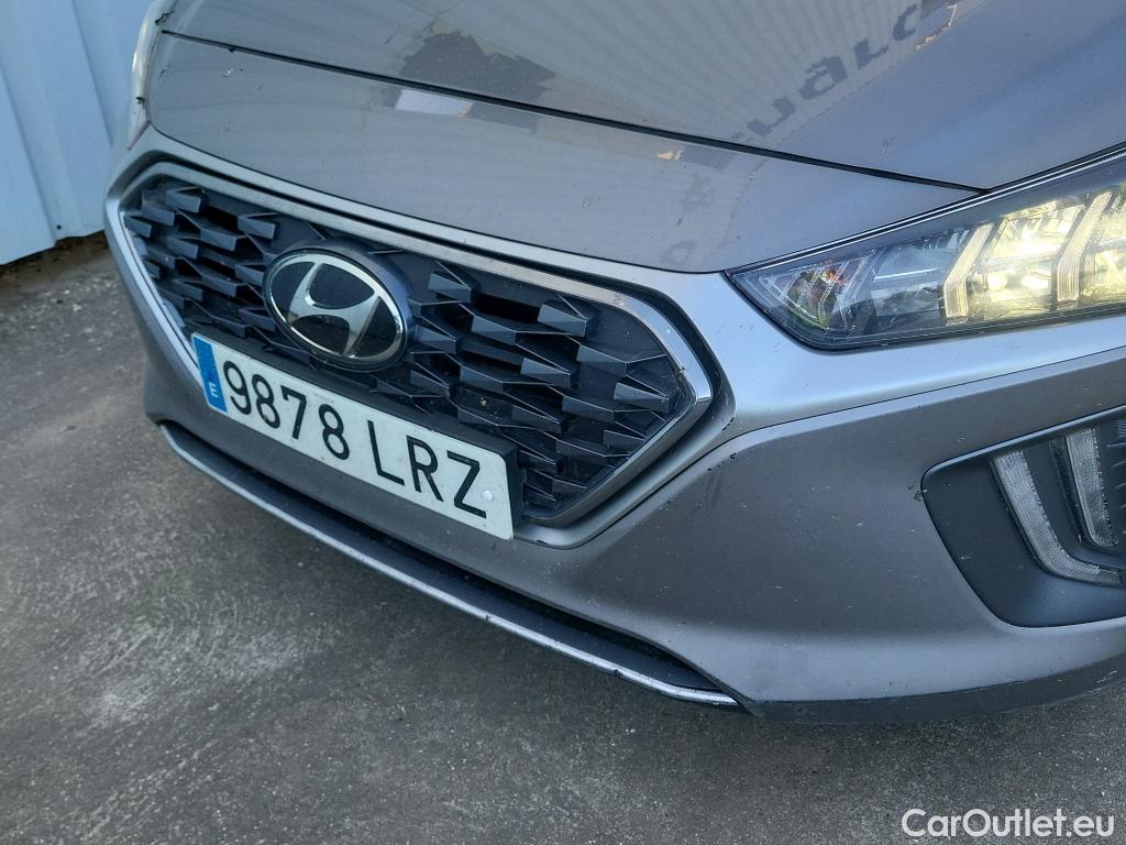  Hyundai   Ioniq HYUNDAI / 2019 / 5P / berlina con portón 1.6 GDI HEV Tecno DCT #3