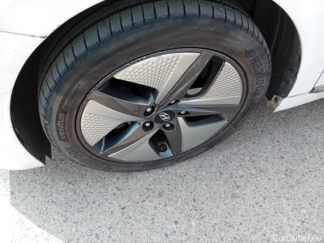  Hyundai   Ioniq HYUNDAI / 2019 / 5P / berlina con portón 1.6 GDI HEV Klass LE DCT #6