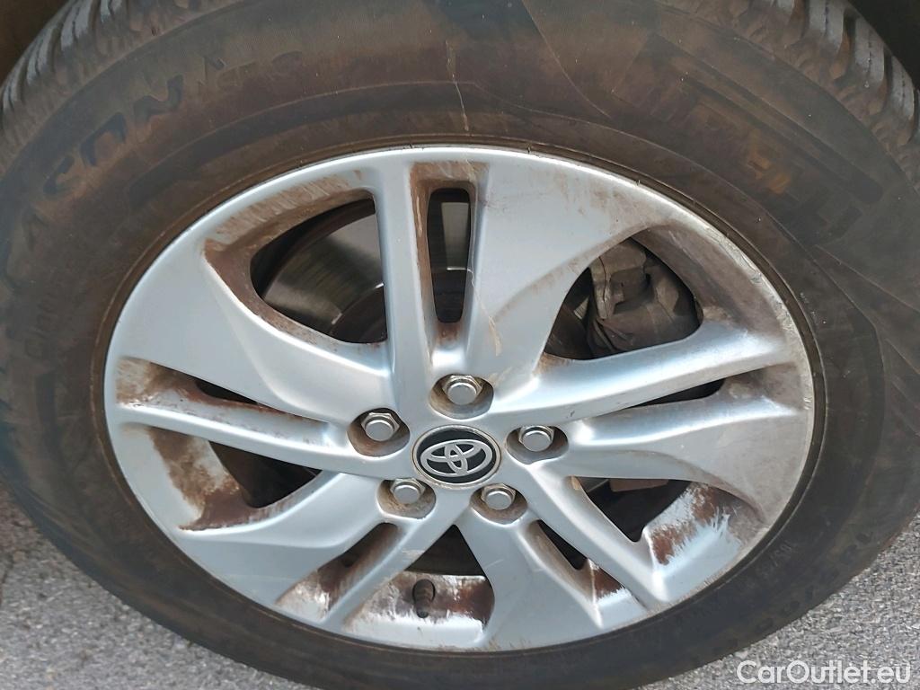  Toyota  Yaris TOYOTA  / 2020 / 5P / berlina con portón 1.5 120H Active Tech #46