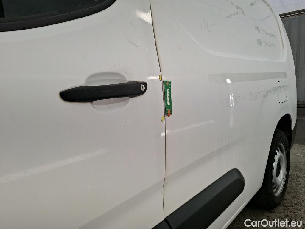  Citroen  Berlingo CITROEN  VU 4p Fourgonnette Taille XL 950kg BlueHDi 100 S&S BVM Club #17