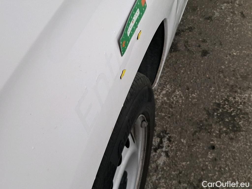  Citroen  Berlingo CITROEN  VU 4p Fourgonnette Taille XL 950kg BlueHDi 100 S&S BVM Club #4