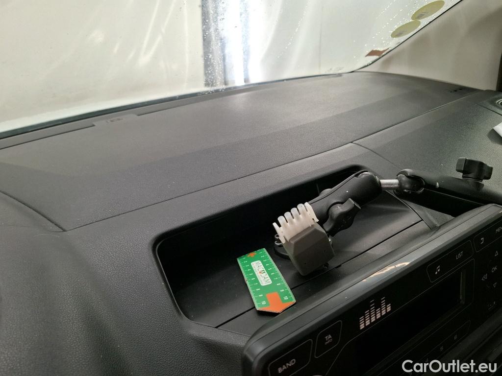  Citroen  Berlingo CITROEN  VU 4p Fourgonnette Taille XL 950kg BlueHDi 100 S&S BVM Club #29
