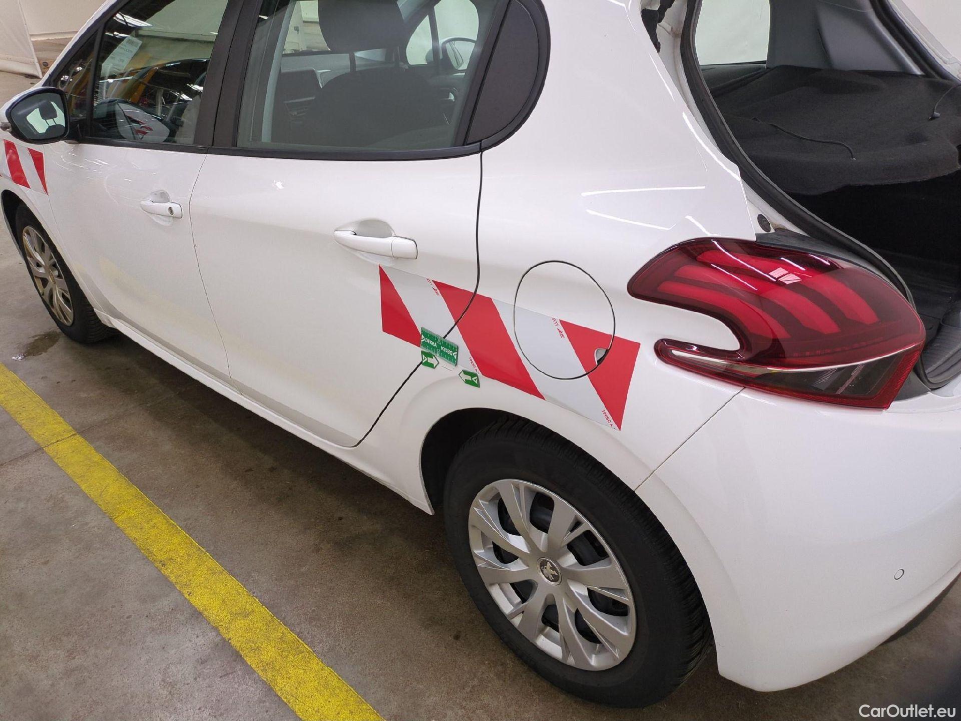  Peugeot  208  Affaire Premium Pack 1.2 80CV BVM5 E6dT #25