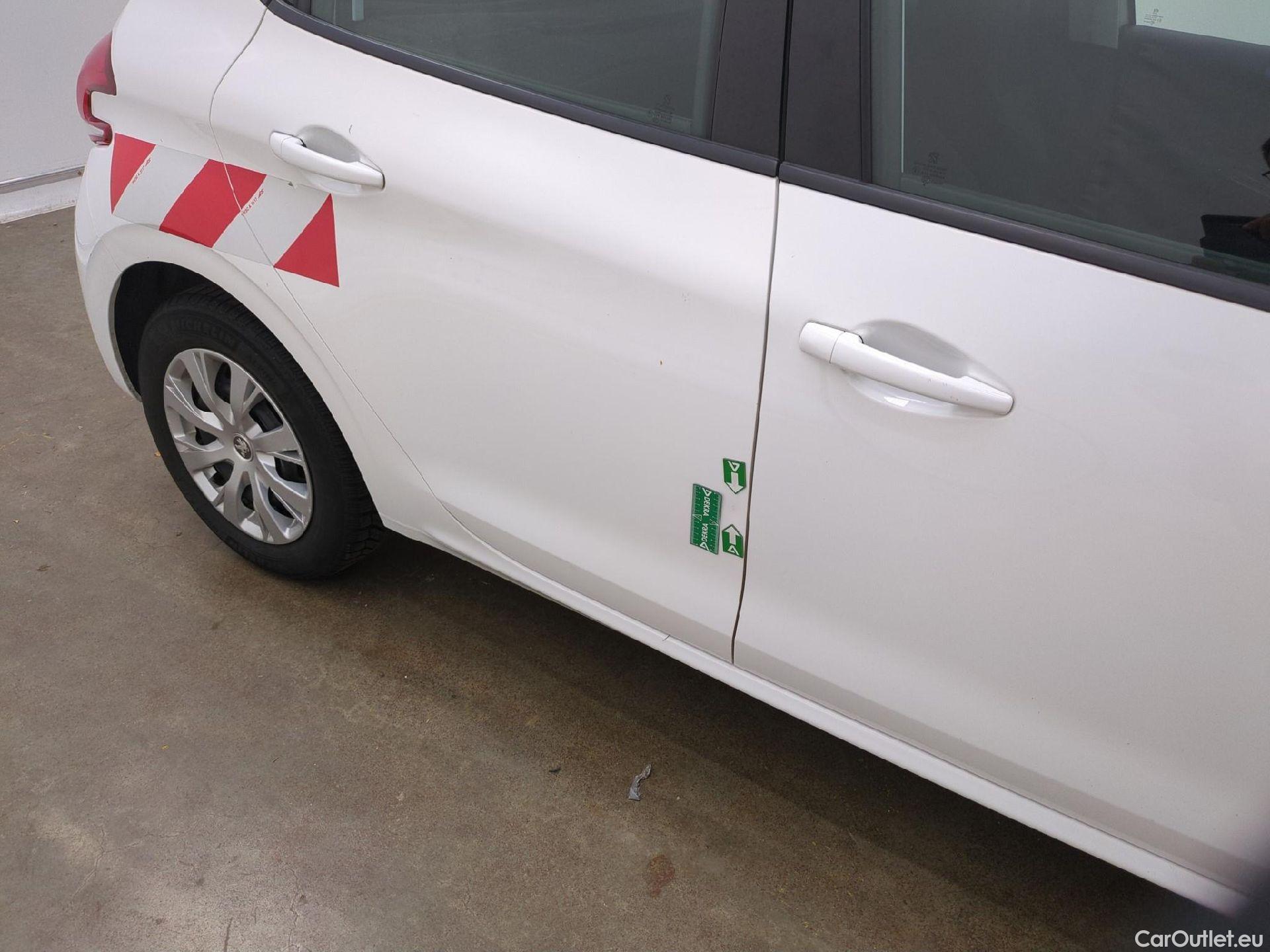  Peugeot  208  Affaire Premium Pack 1.2 80CV BVM5 E6dT #29